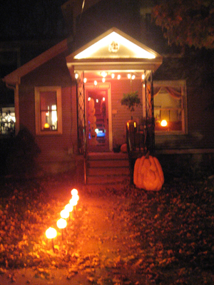 Urban Fairies, fairy doors, fairy door, Pumpkin, Jack-o-lantern, Halloween, fairy pumpkin cottage