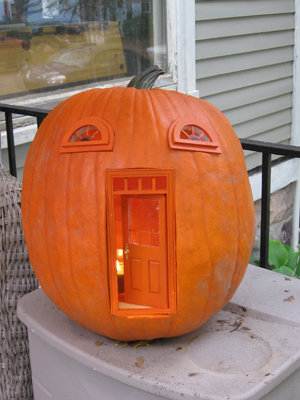 Urban Fairies, fairy doors, fairy door, Pumpkin, Jack-o-lantern, Halloween, fairy pumpkin cottage